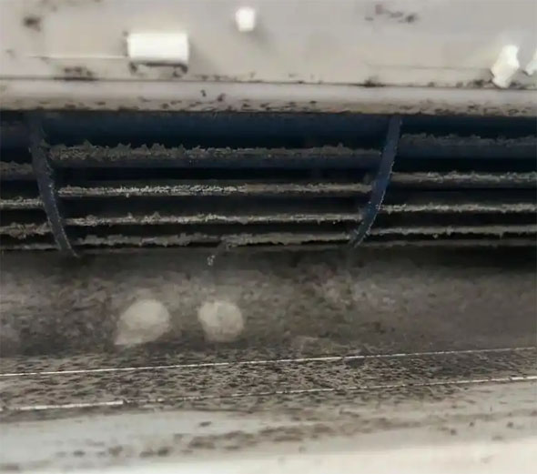 宁晋空调吹的风有股烧焦味是怎么回事